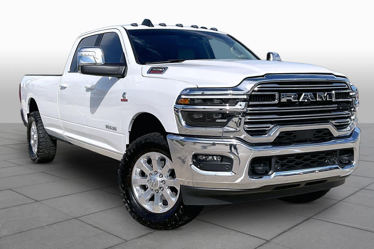 Used 2025 RAM 3500 Laramie AWD/4WD image 3