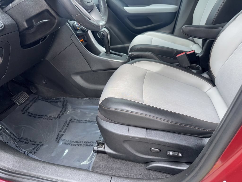 Used 2018 Chevrolet Trax LT w/ Driver Confidence Package FWD image 17