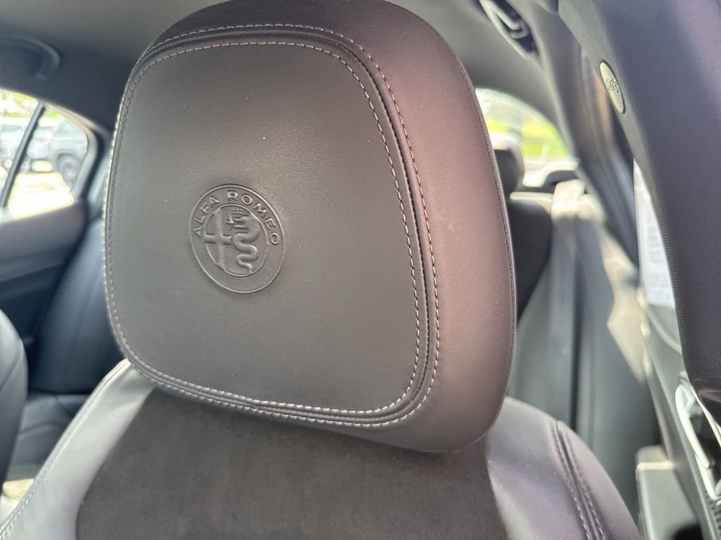 Used 2018 Alfa Romeo Giulia Quadrifoglio image 31