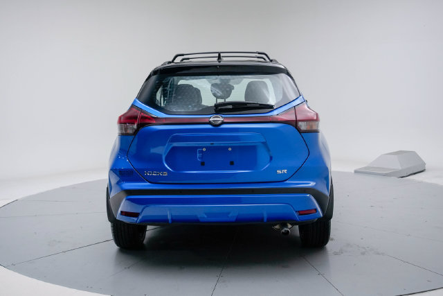 Used 2023 Nissan Kicks SR w/ SR Premium Package FWD image 4