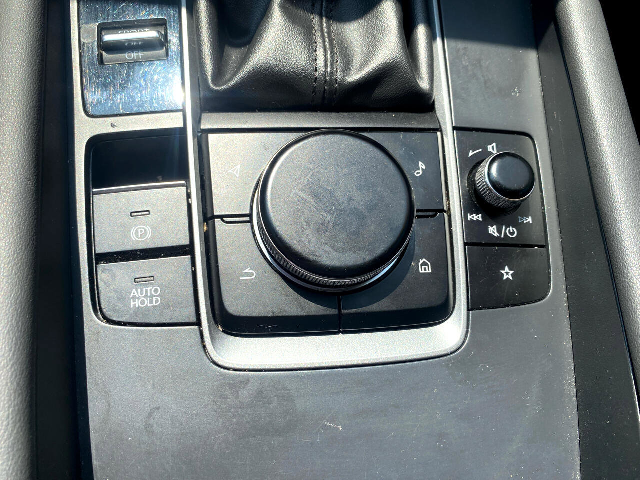 Used 2020 MAZDA MAZDA3 Hatchback image 14