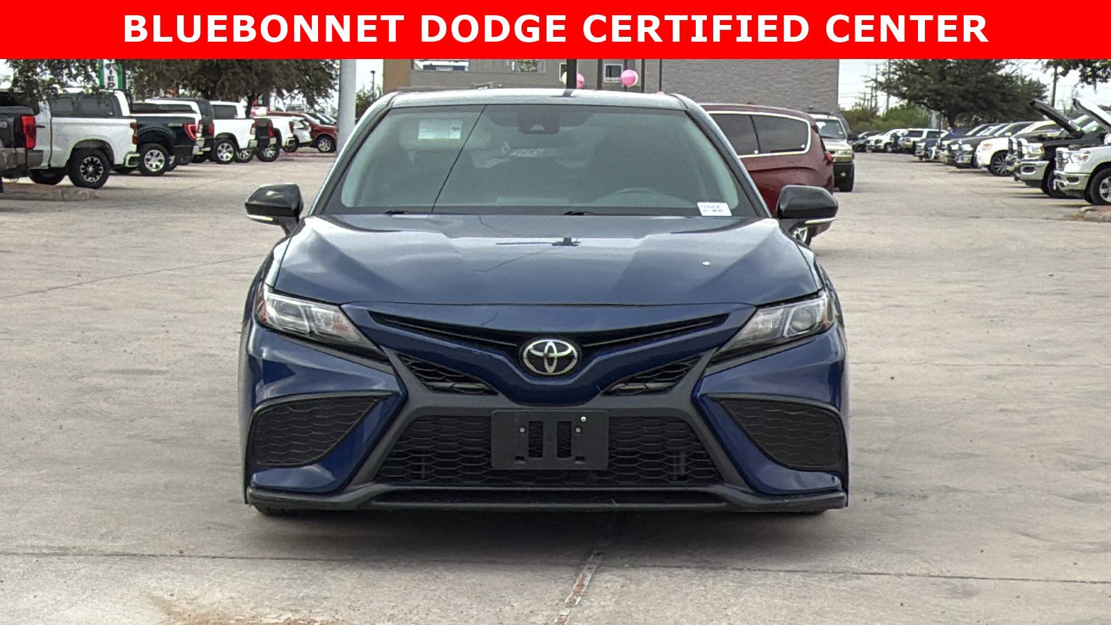 Used 2023 Toyota Camry SE image 2