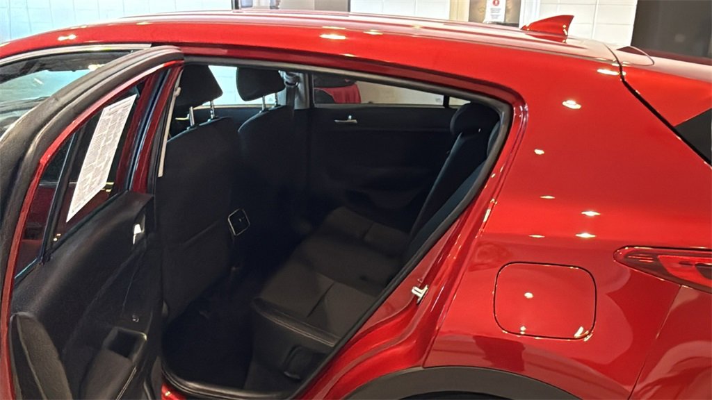 Used 2020 Kia Sportage LX image 18