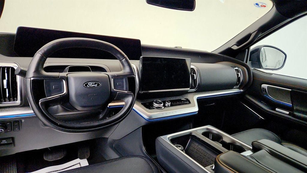 Used 2025 Ford Expedition Tremor AWD/4WD image 13