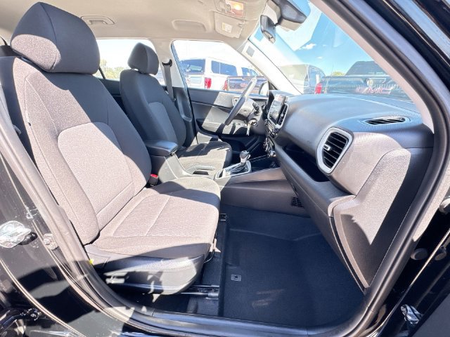 Used 2026 Hyundai Venue SE FWD image 26