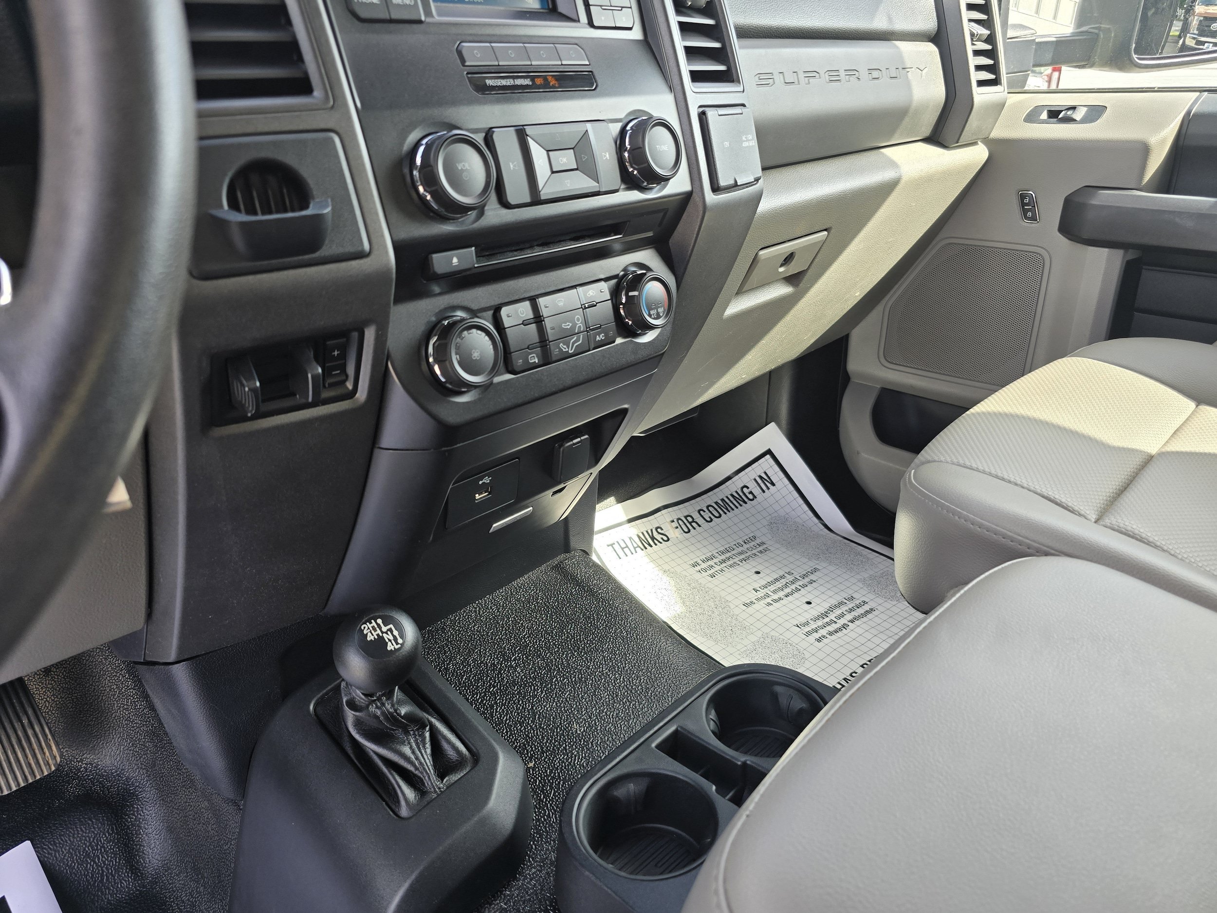 Used 2017 Ford F550 4x4 Regular Cab Super Duty image 10