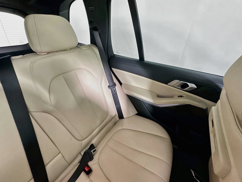 Used 2022 BMW X5 sDrive40i w/ Premium Package RWD image 14
