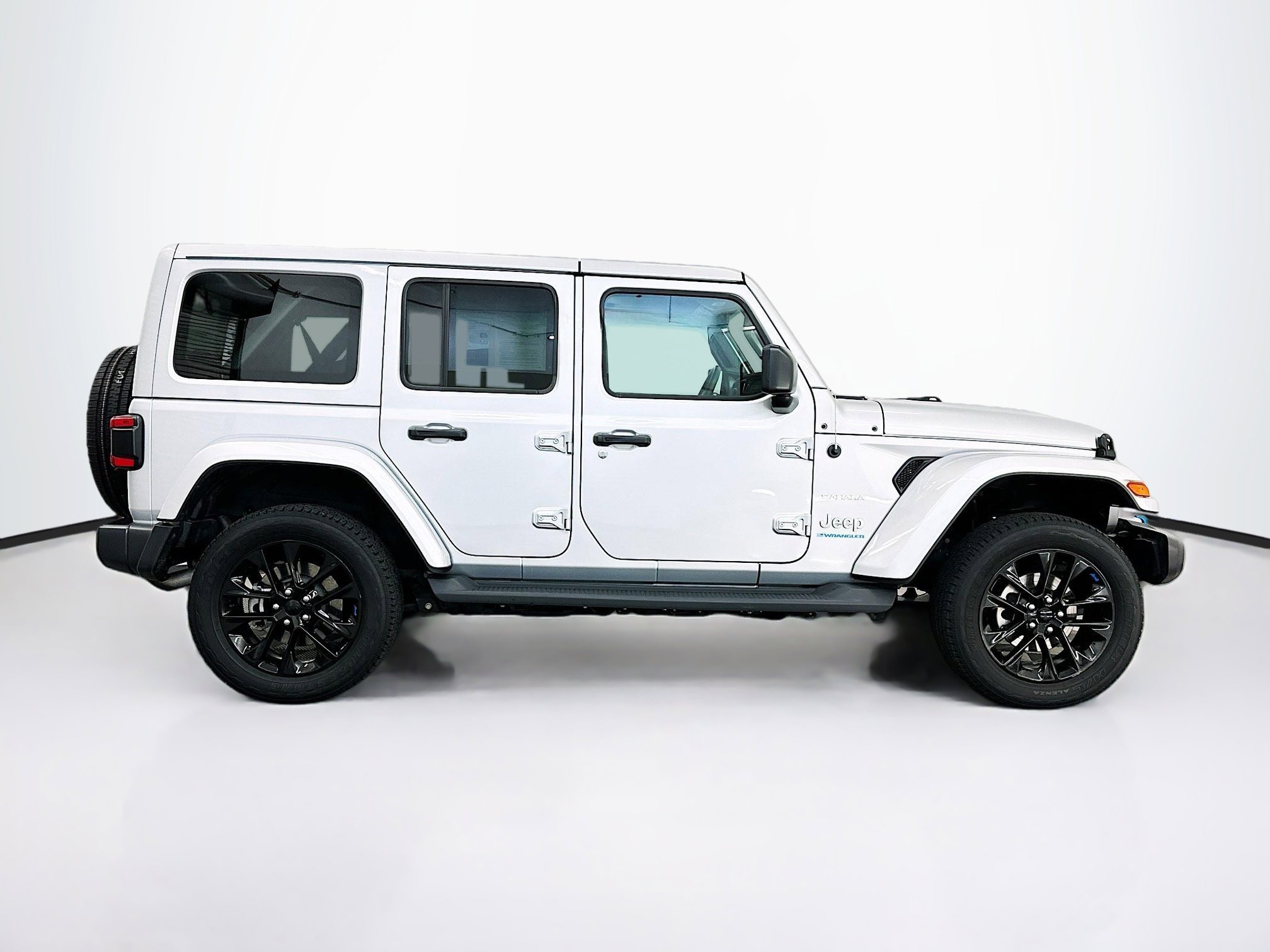 Used 2023 Jeep Wrangler Sahara w/ Cold Weather Group image 10