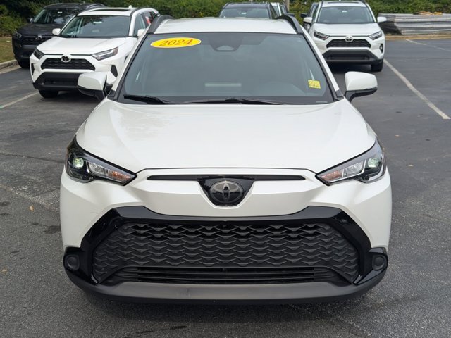 Used 2024 Toyota Corolla Cross SE image 2
