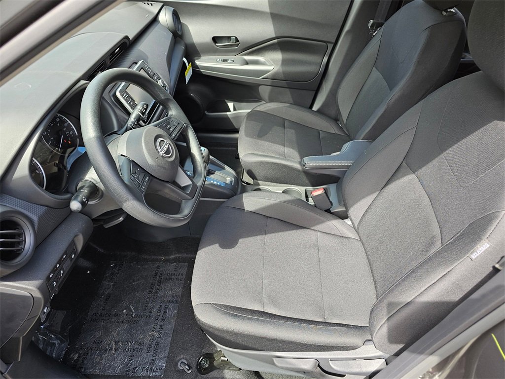 New 2025 Nissan Kicks Play S image 7