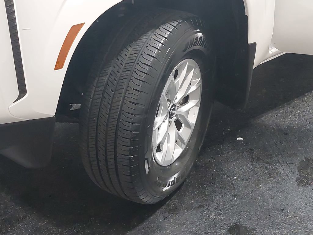 Certified 2024 Nissan Frontier SV w/ Tow Package image 31