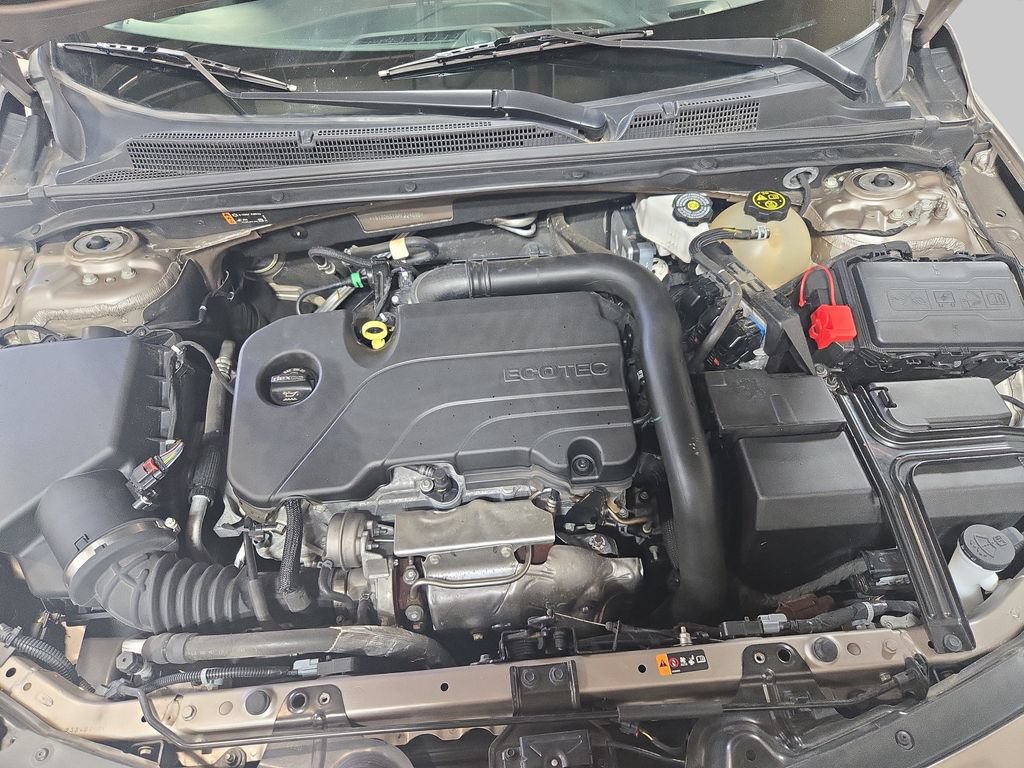 Used 2023 Chevrolet Malibu LT FWD image 32