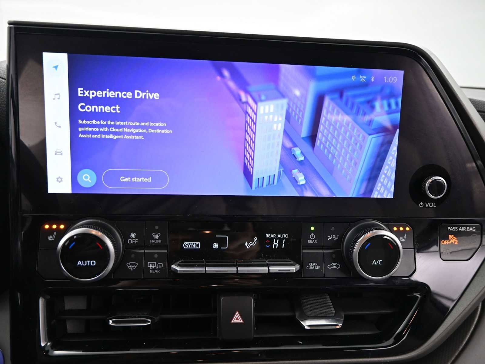 Used 2024 Toyota Highlander XLE image 18