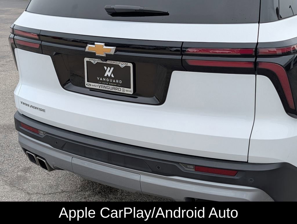 Used 2025 Chevrolet Traverse LT image 8
