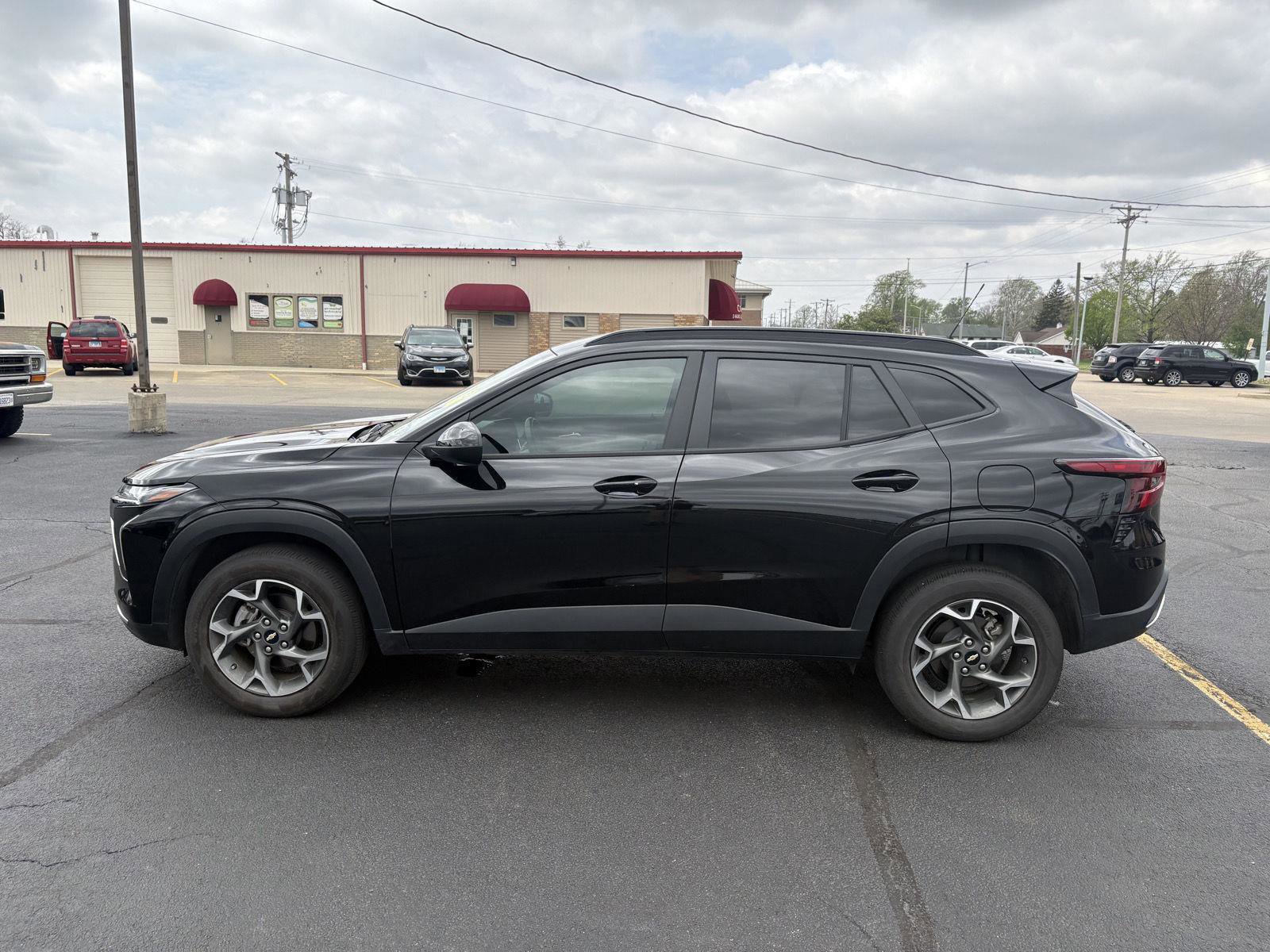 Used 2025 Chevrolet Trax LT w/ Driver Confidence Package image 20