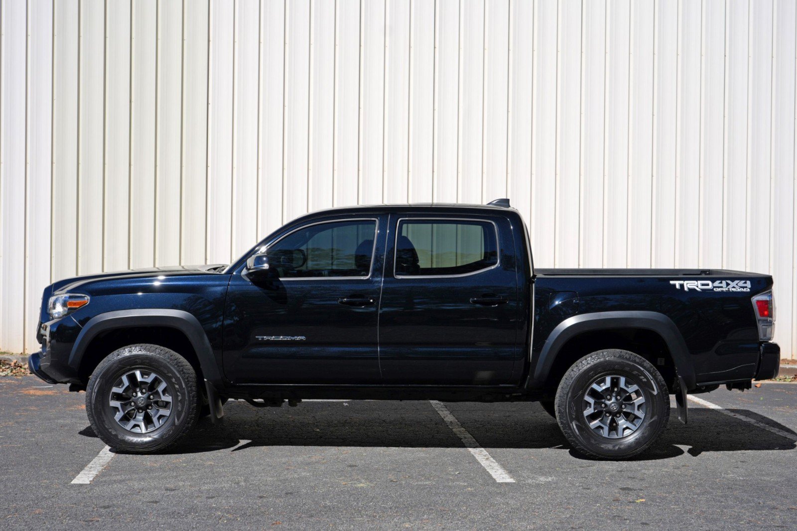 Used 2021 Toyota Tacoma TRD Off-Road w/ Technology Package AWD/4WD image 37