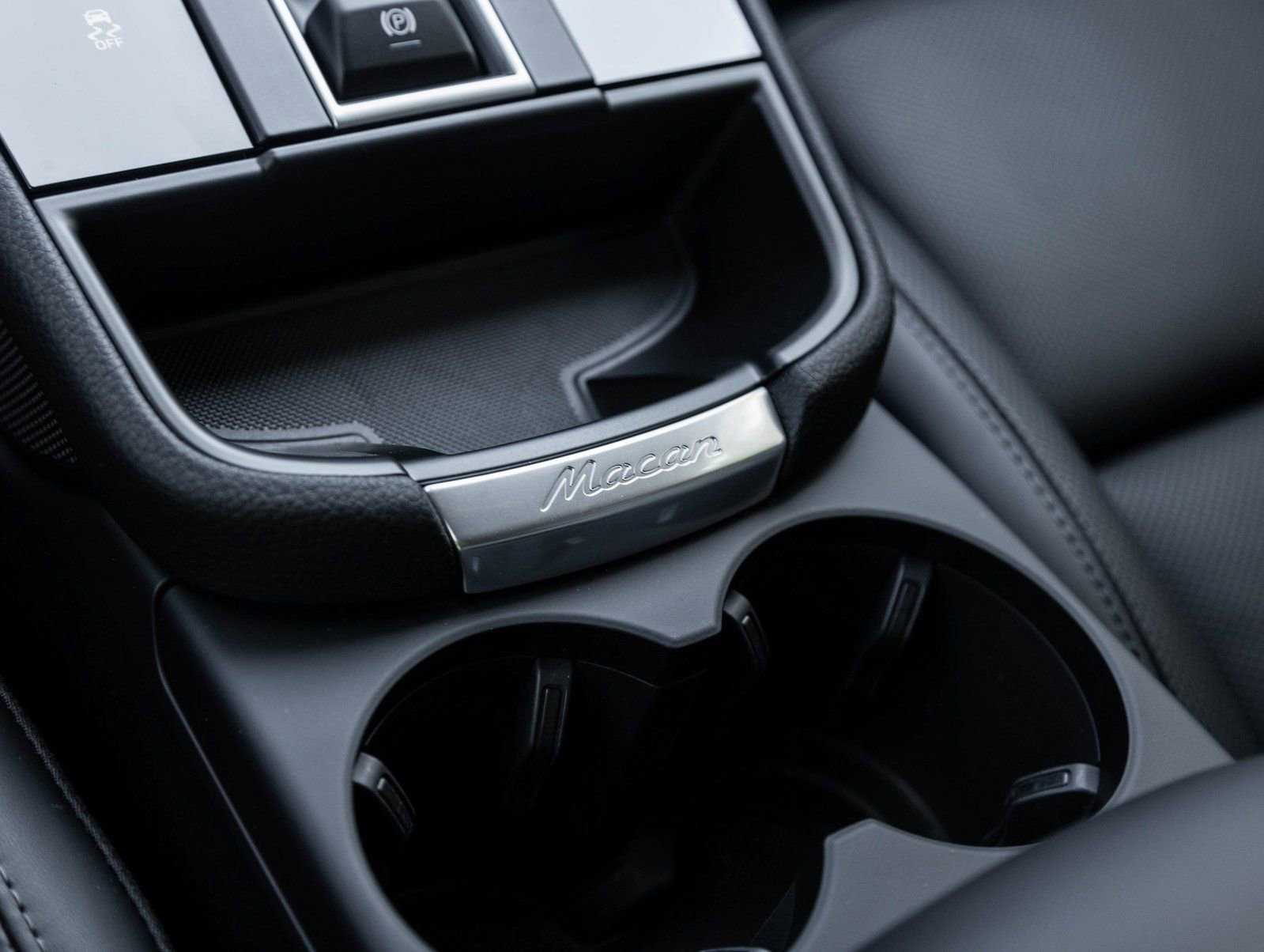 Certified 2026 Porsche Macan image 28