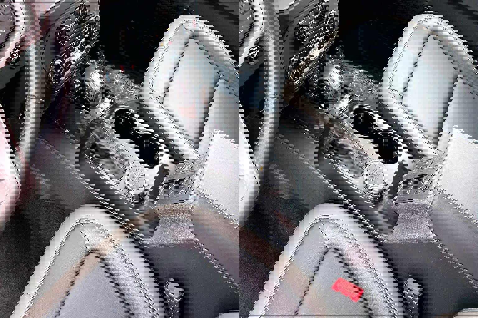 Certified 2025 Ford Bronco Outer Banks w/ Black Appearance Package image 17