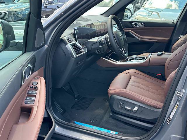 New 2026 BMW X5 xDrive40i w/ Premium Package AWD/4WD image 4