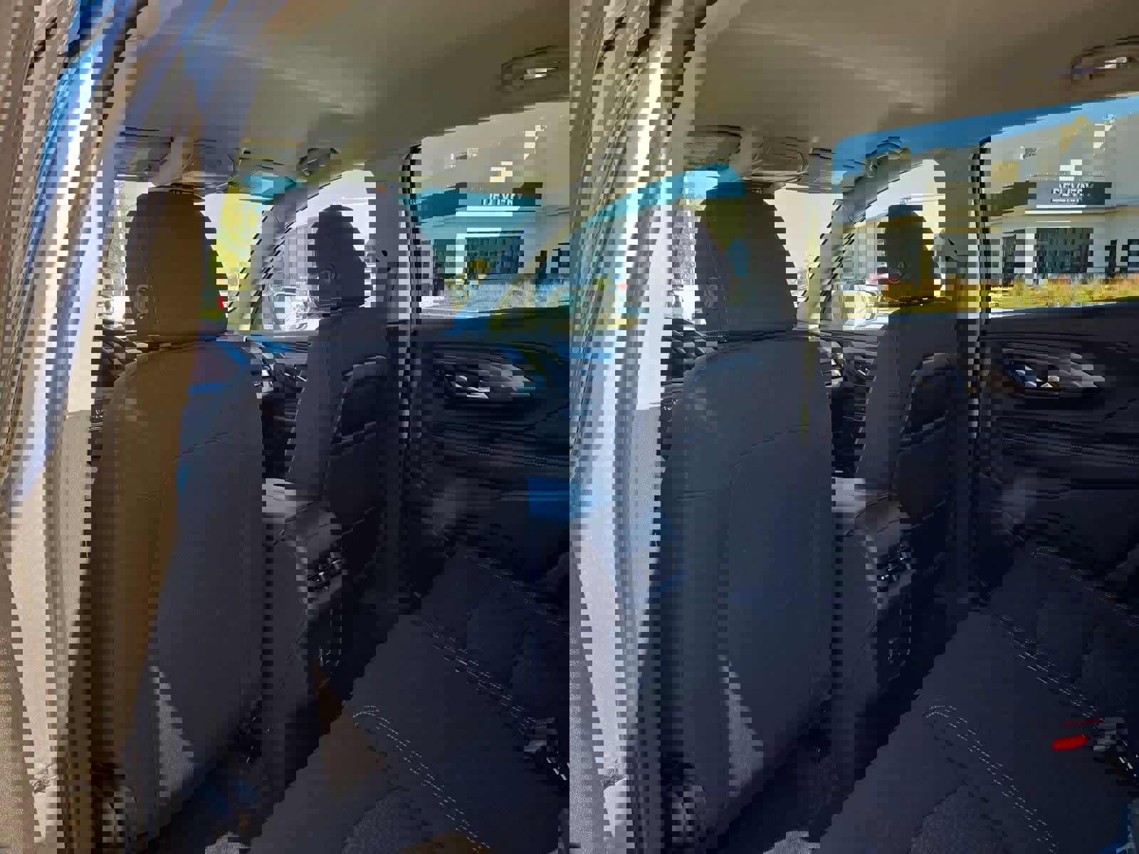 Used 2024 GMC Terrain SLE image 17