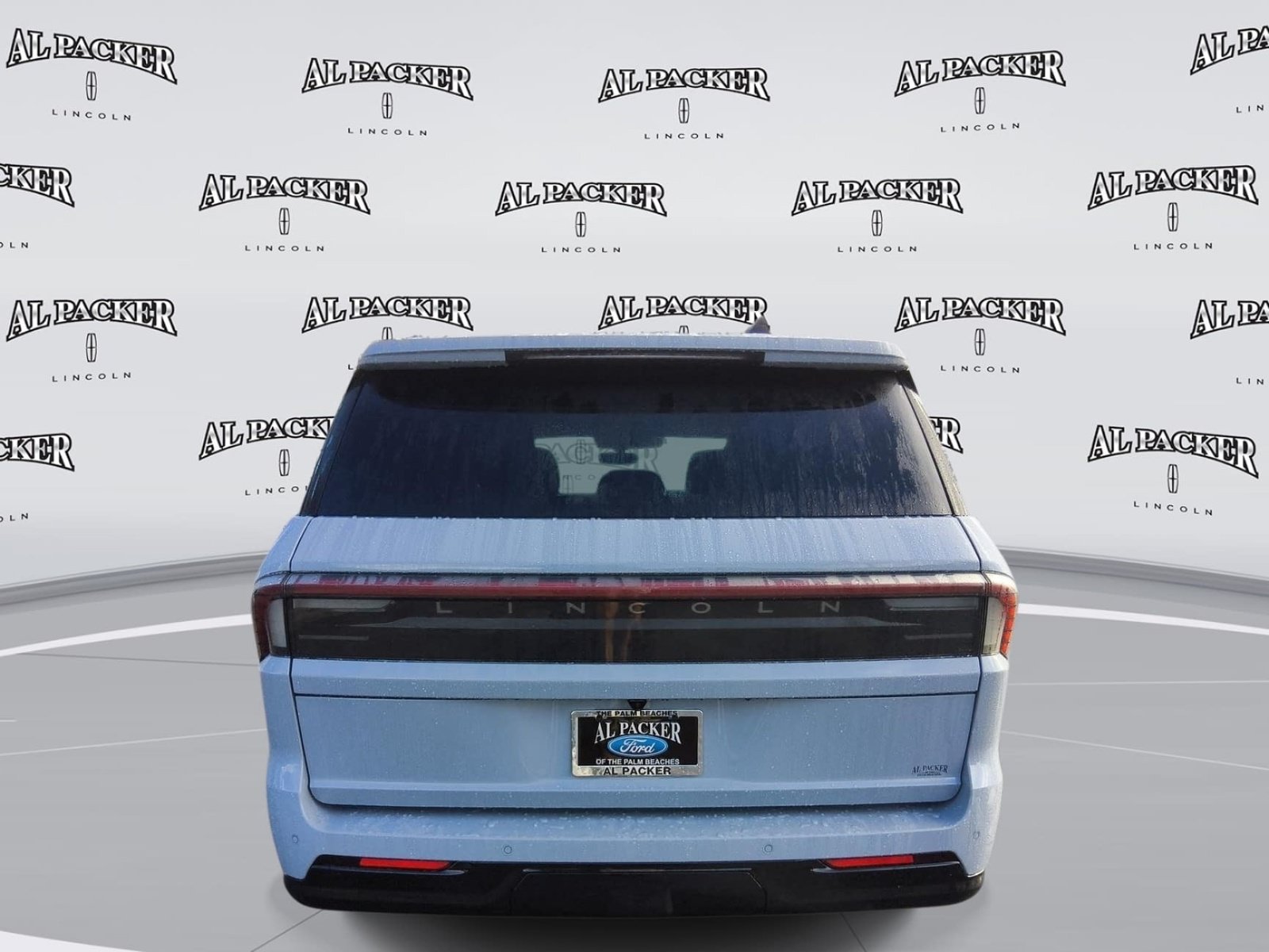 New 2027 Lincoln Navigator Reserve w/ Jet Appearance Package AWD/4WD image 4