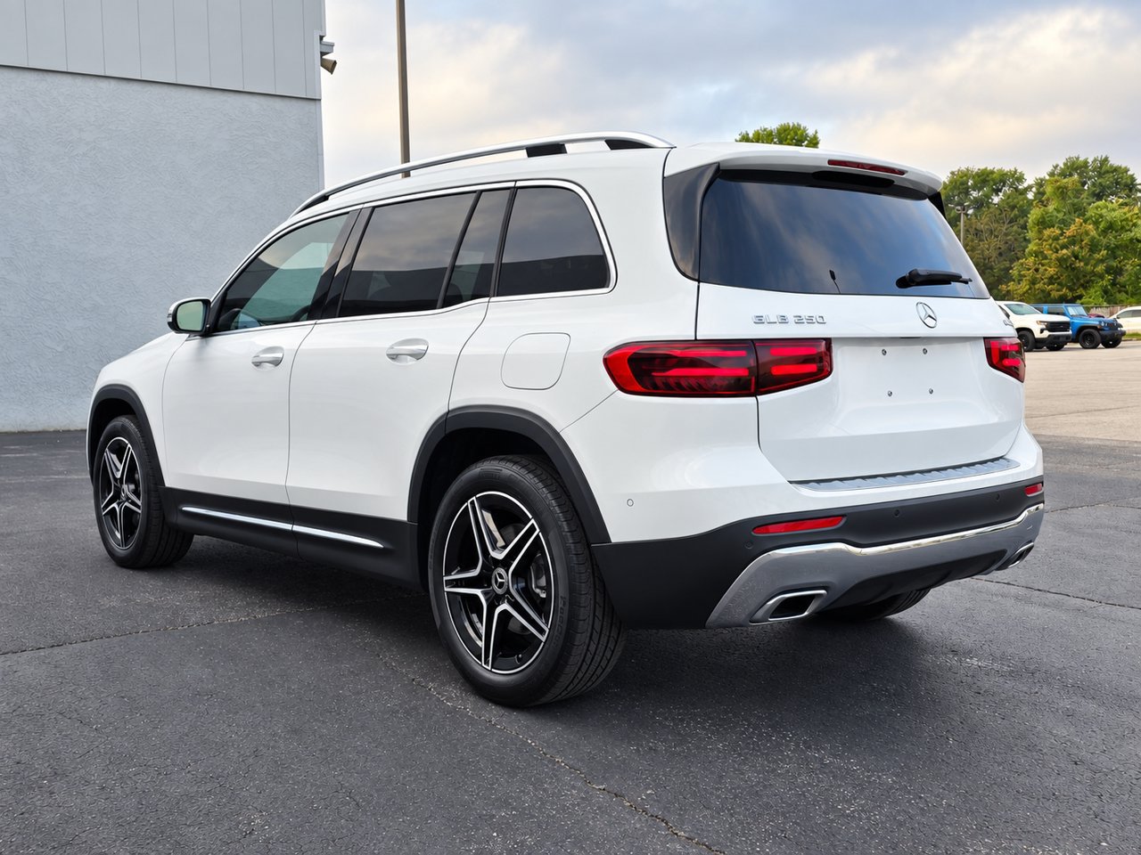 New 2026 Mercedes-Benz GLB 250 4MATIC image 4