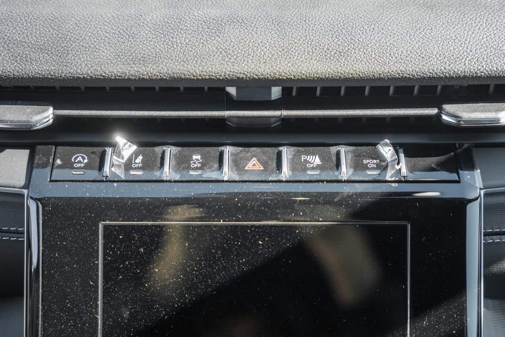 New 2025 Jeep Grand Cherokee Laredo X w/ Luxury Tech Group I image 21