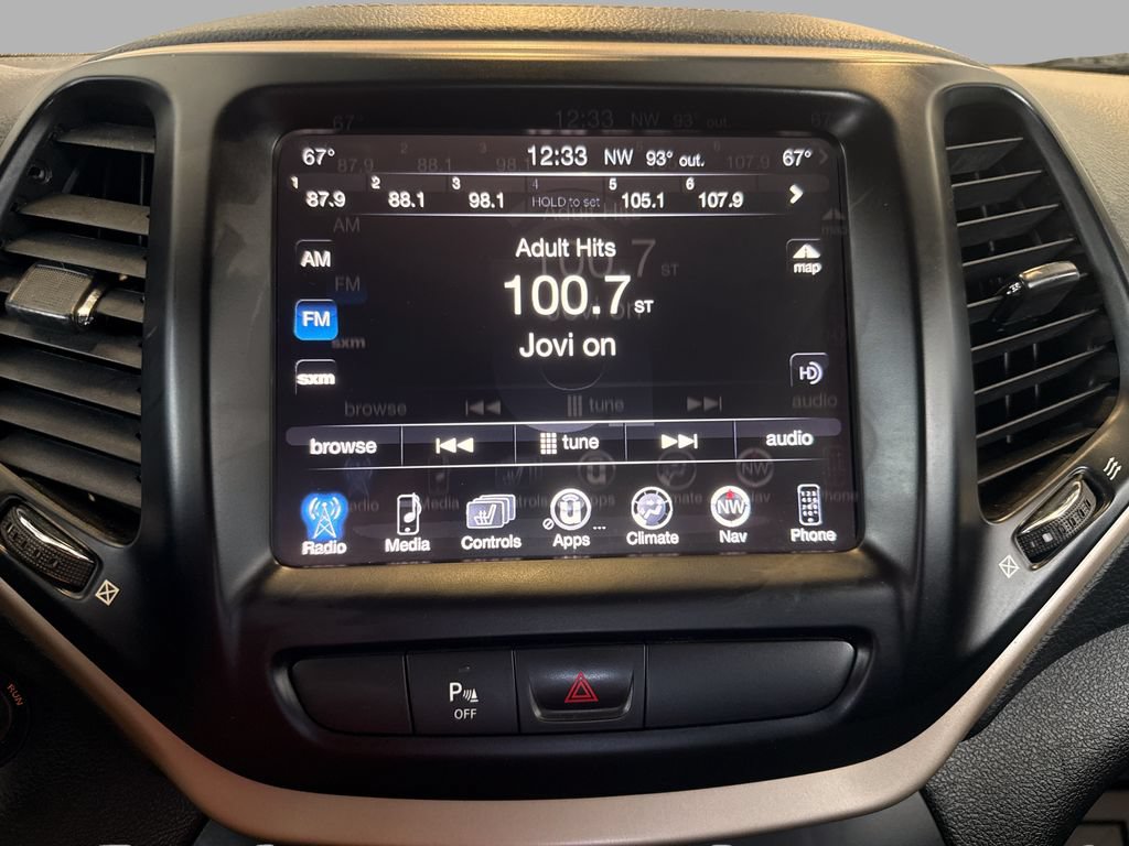 Used 2018 Jeep Cherokee Limited AWD/4WD image 17