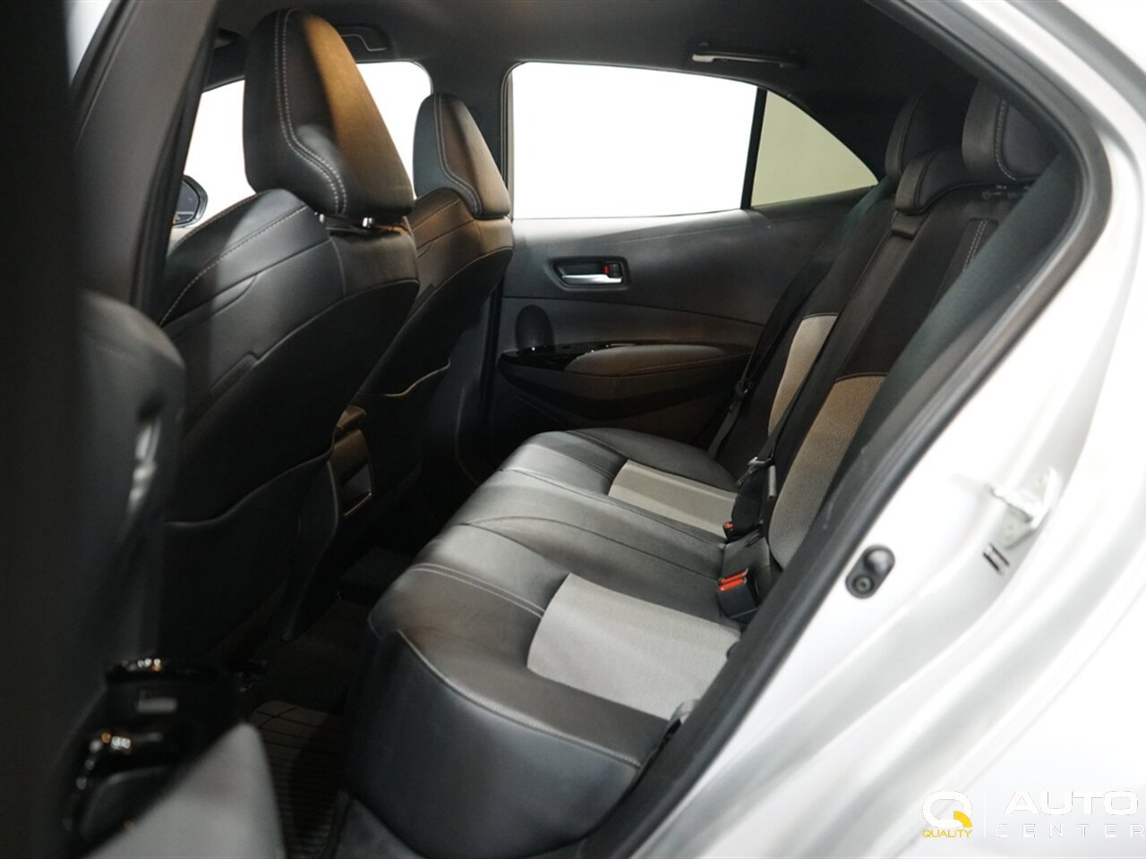 Used 2019 Toyota Corolla XSE FWD image 25