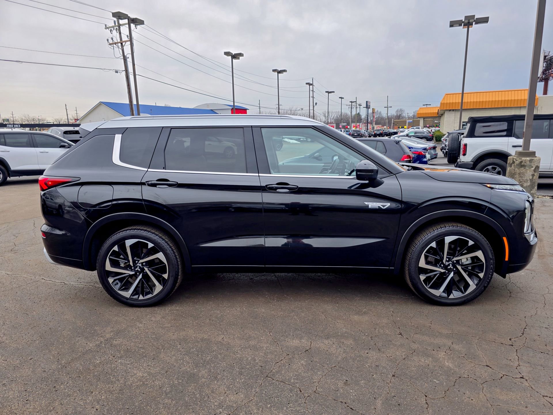 Used 2024 Mitsubishi Outlander SEL image 19