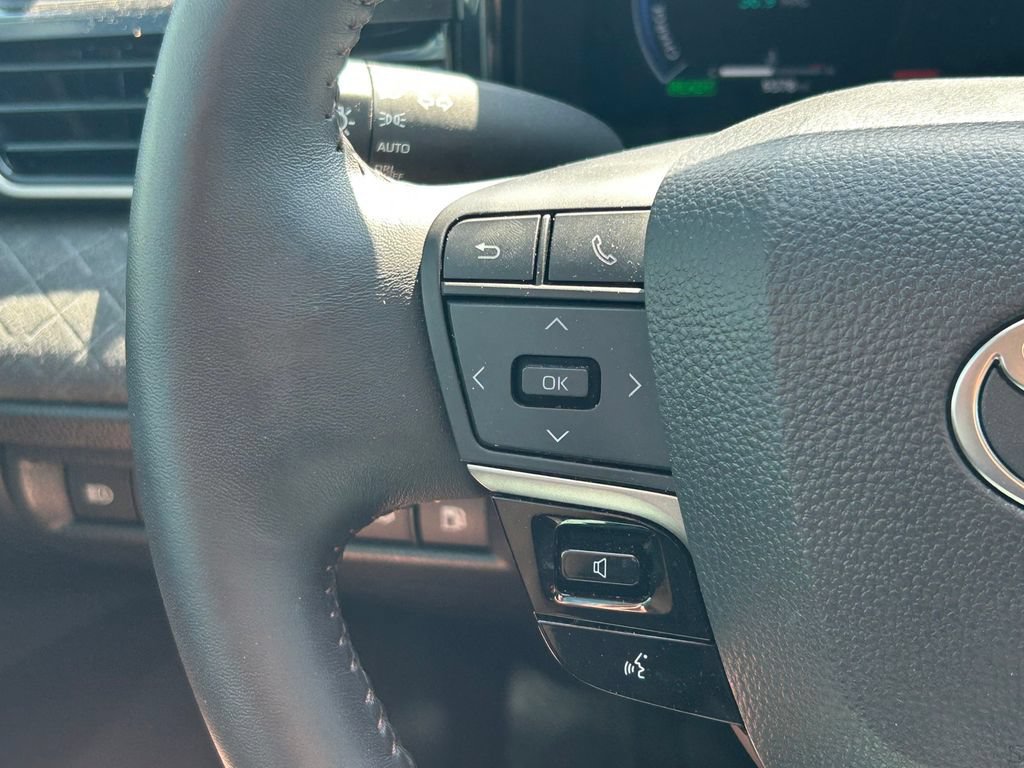 Certified 2025 Toyota Camry XLE FWD image 35