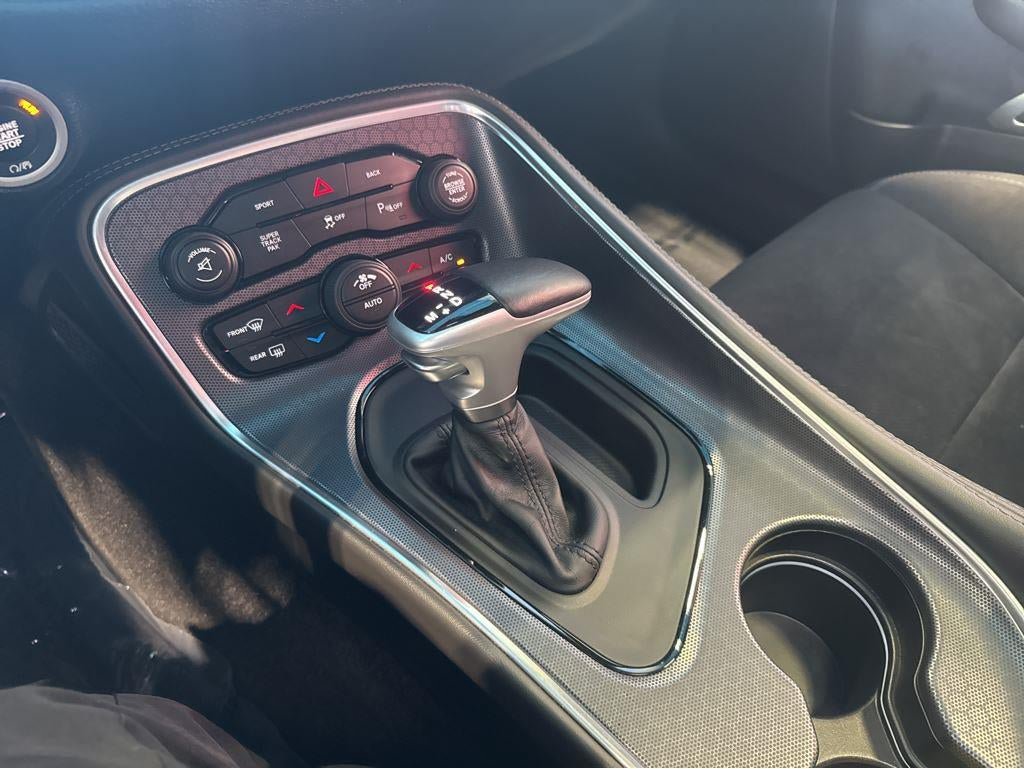 Used 2016 Dodge Challenger R/T Scat Pack w/ Leather Interior Group RWD image 30