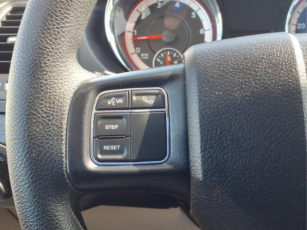 Used 2020 Dodge Grand Caravan SE w/ UConnect Hands-Free Group FWD image 22