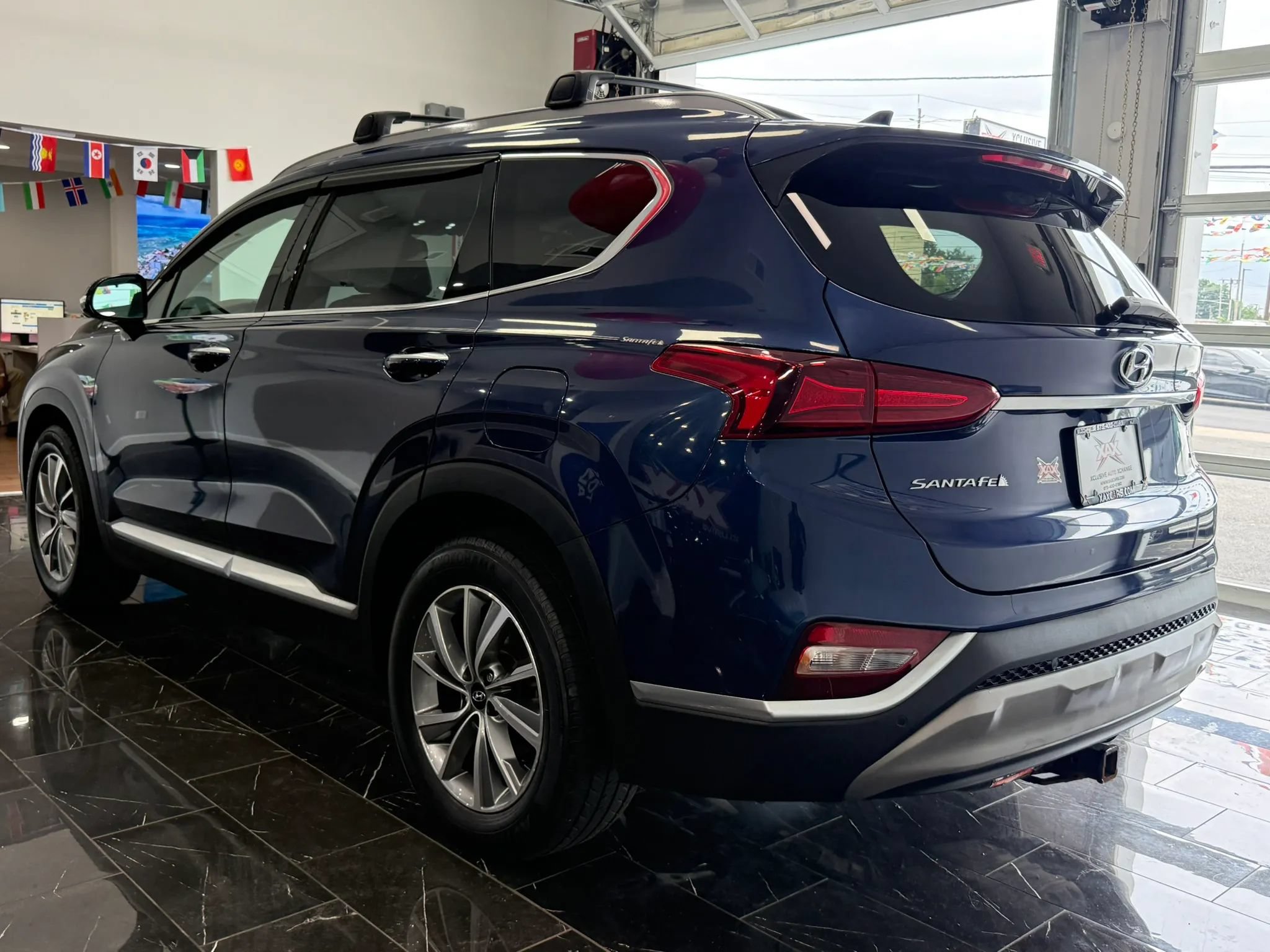 Used 2019 Hyundai Santa Fe AWD w/ Cargo Package image 4