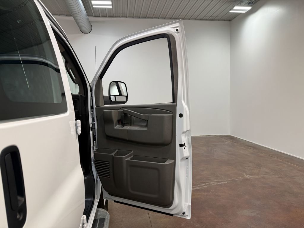 Used 2024 GMC Savana 2500 w/ Driver Convenience Package image 59
