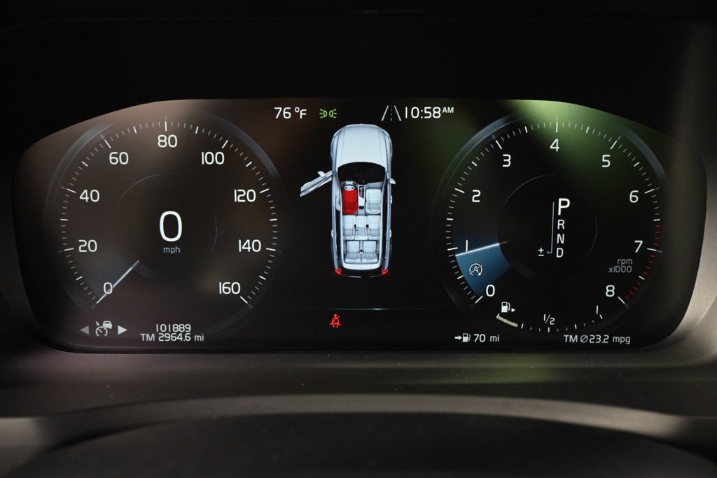 Used 2018 Volvo XC90 T5 Momentum w/ Convenience Package AWD/4WD image 25