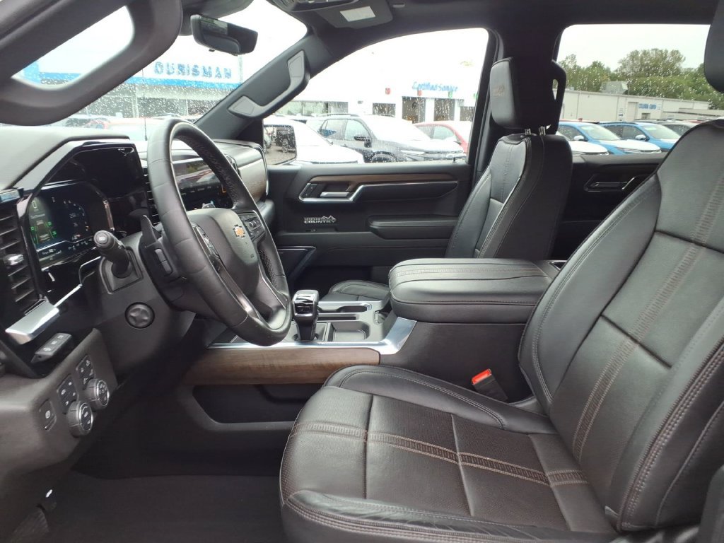 Certified 2023 Chevrolet Silverado 1500 High Country w/ High Country Premium Package AWD/4WD image 9