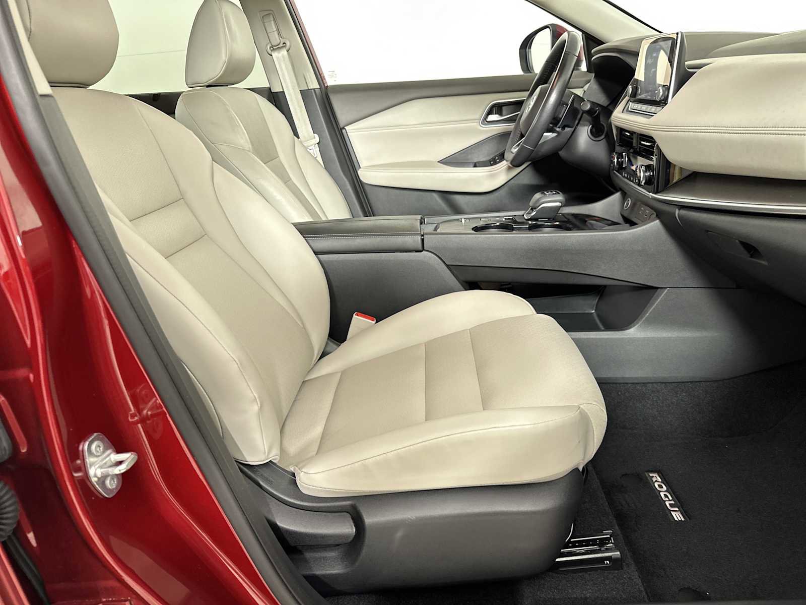 Used 2021 Nissan Rogue SV w/ Premium Package FWD image 28