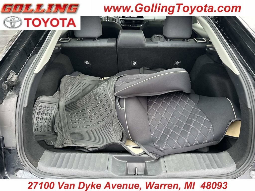 Used 2023 Toyota Prius LE image 10