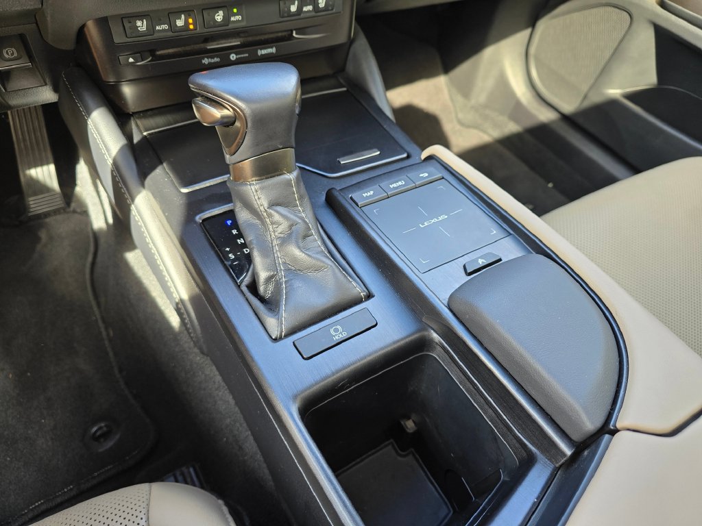 Used 2019 Lexus ES 350 w/ Premium Package FWD image 23