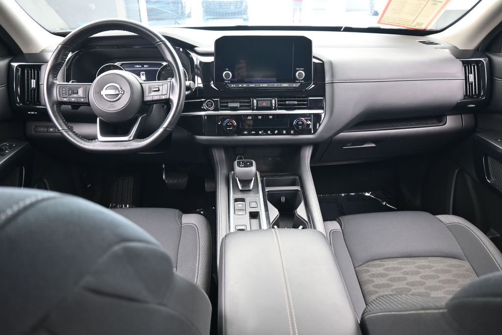 Used 2024 Nissan Pathfinder SV FWD image 41