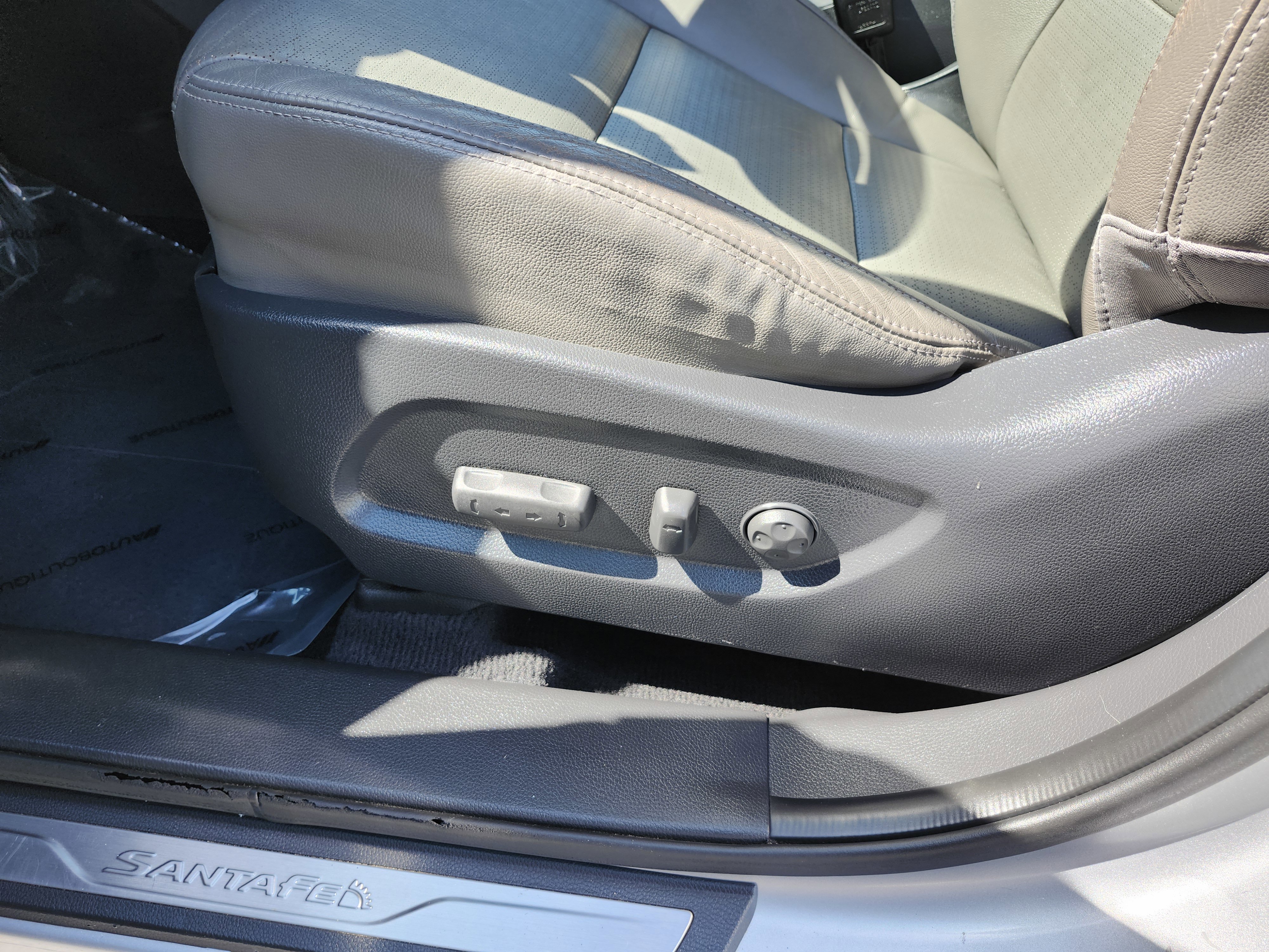 Used 2014 Hyundai Santa Fe Limited w/ Ultimate Package 07 AWD/4WD image 27