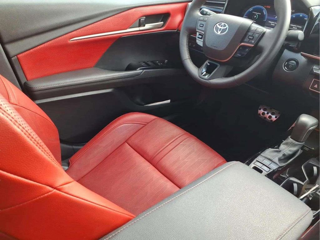 Used 2025 Toyota Camry XSE FWD image 10
