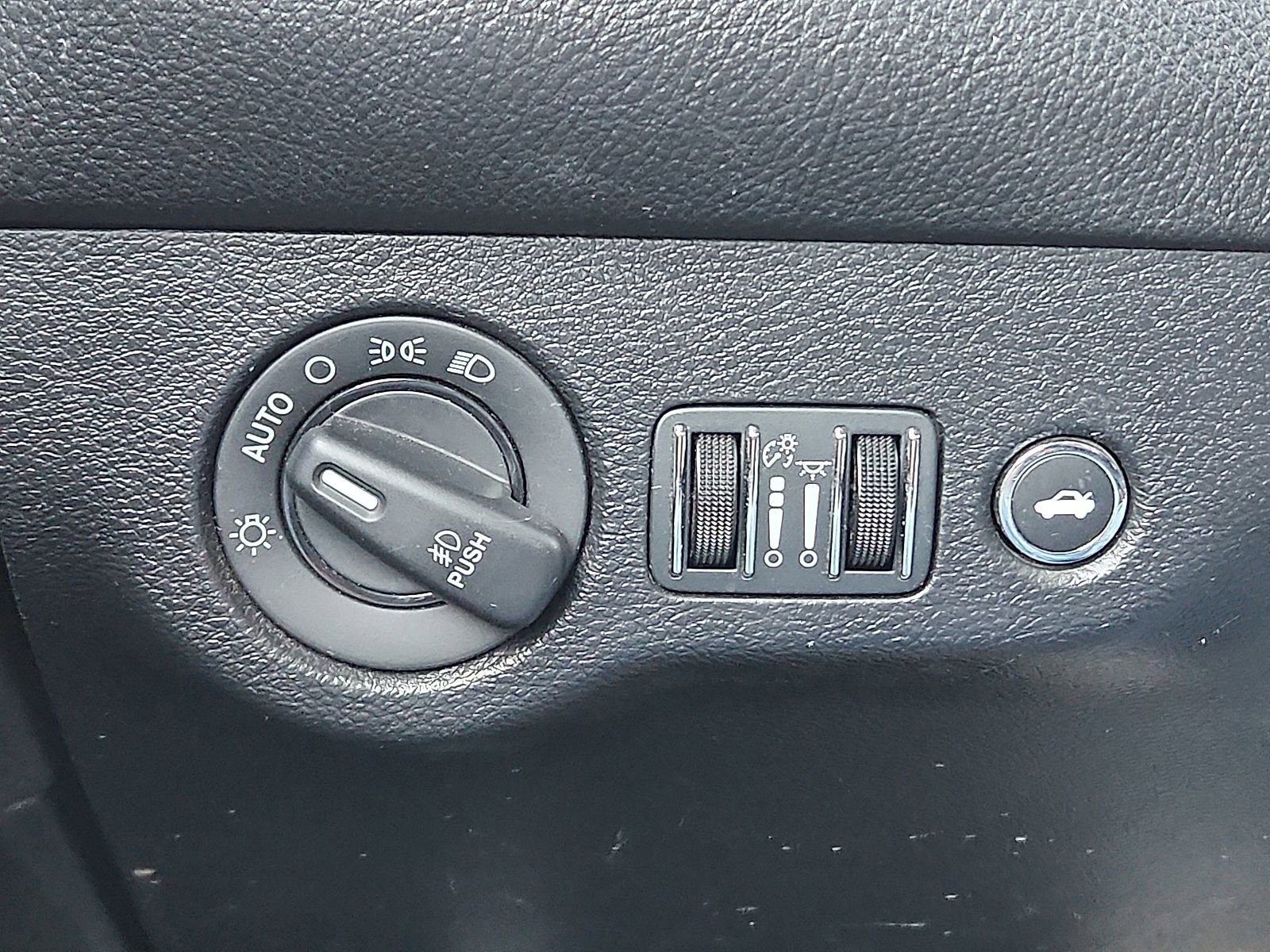 Used 2022 Dodge Challenger GT RWD image 13