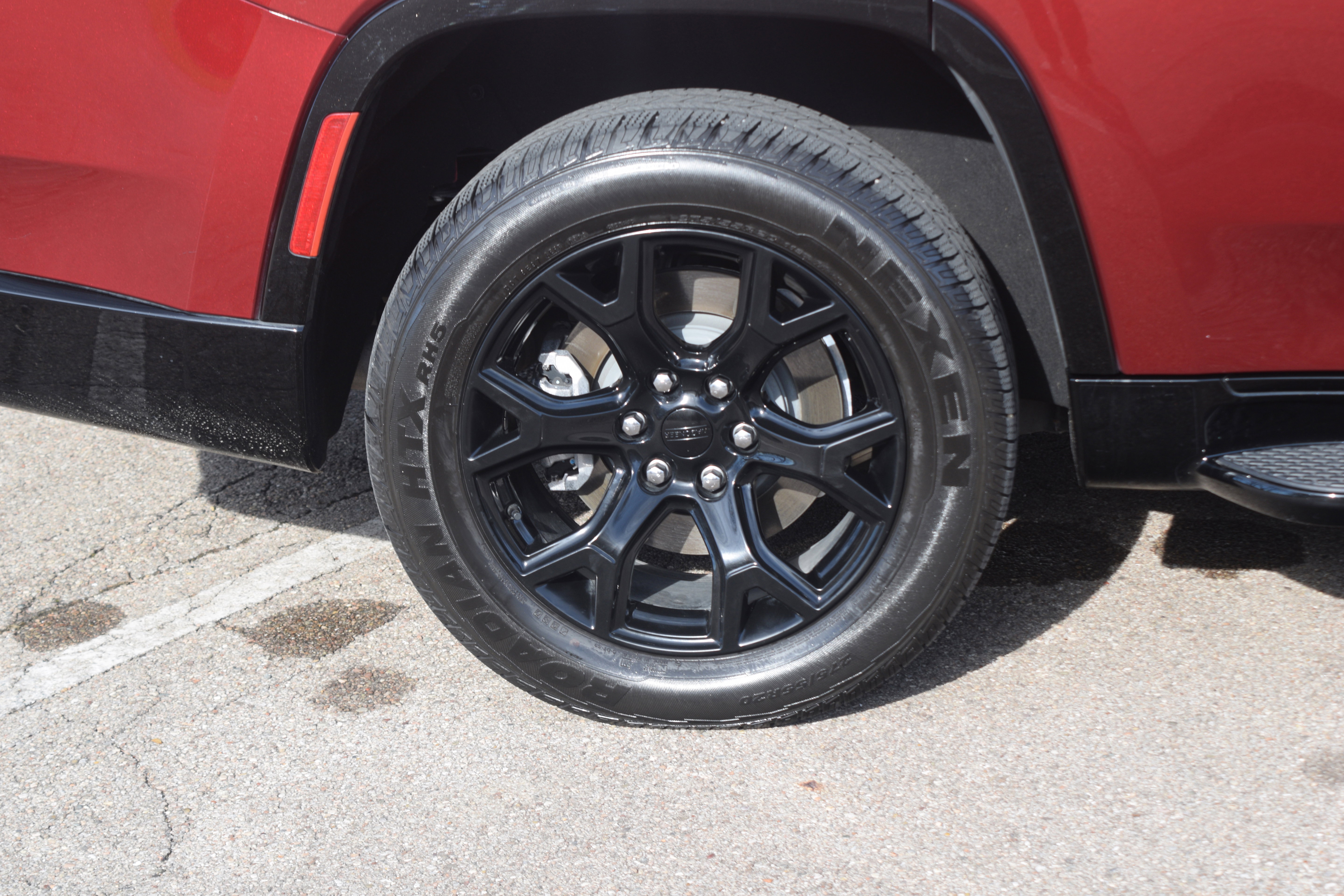 Used 2023 Jeep Wagoneer Series II image 31