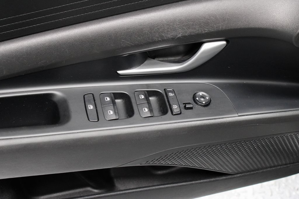 Used 2024 Hyundai Elantra SEL FWD image 23