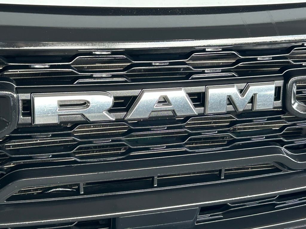 Used 2025 RAM ProMaster 2500 w/ Convenience Group image 27