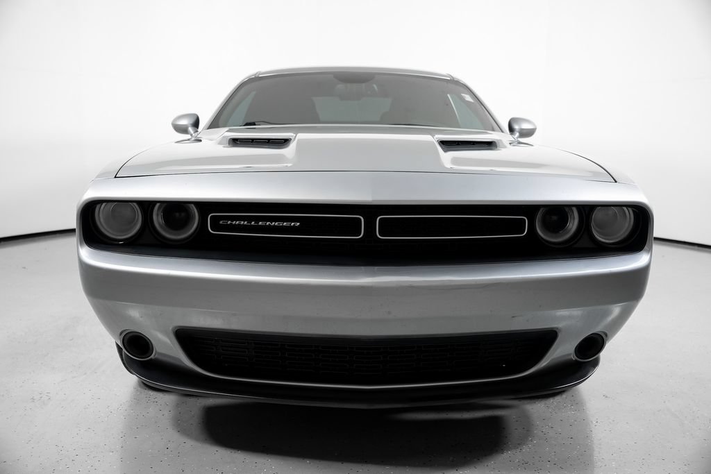Used 2016 Dodge Challenger SXT RWD image 18