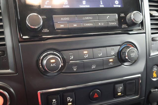 Used 2023 Nissan Titan SV AWD/4WD image 18