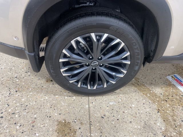 Certified 2025 Nissan Rogue SL w/ Tech Package image 37